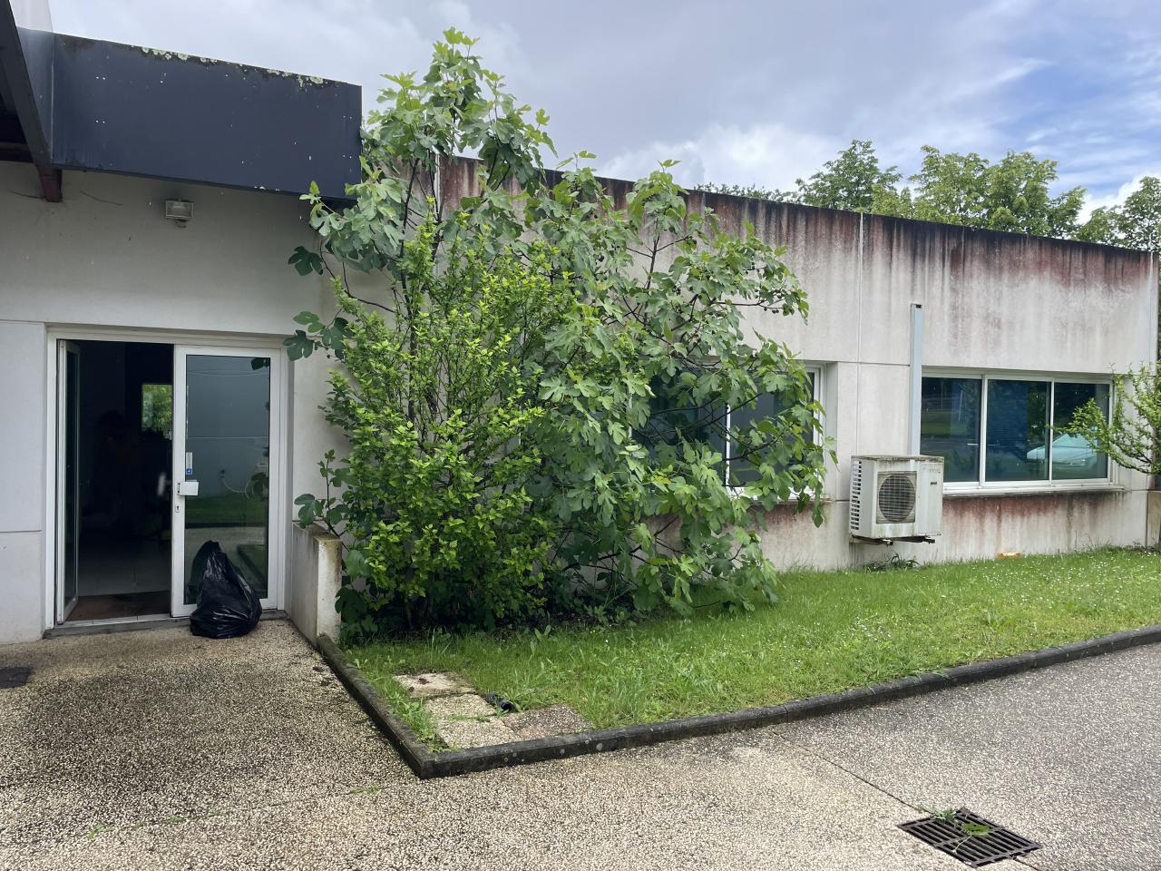 Local d'activité Lormont 1800m² Location local d'activité Lormont Gironde OLACT2423028 10